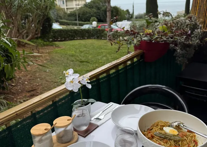 Mirazur Couette-café