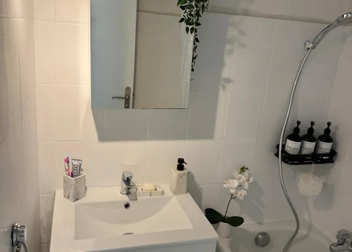 Mirazur Oda ve Kahvaltı Nice