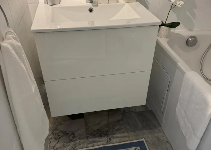 Mirazur فندق مبيت وإفطار نيس